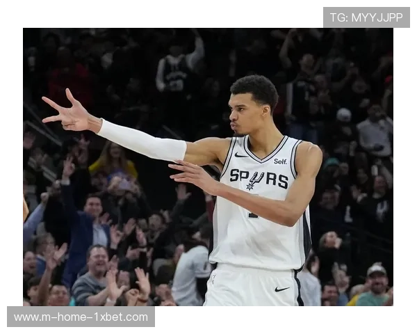 马刺文班亚马攻防统治力显现 包夹策略扭转火箭战局 马刺文班亚马攻防统治力显现 包夹策略扭转火箭战局